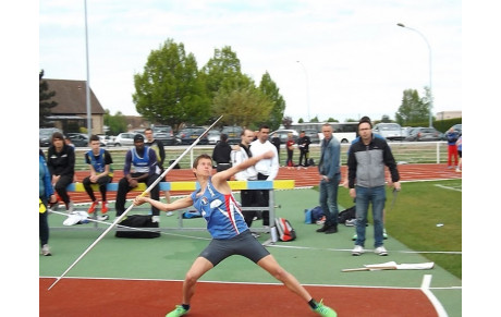 Entraînement au javelot par le BOS le mercredi 14 août 