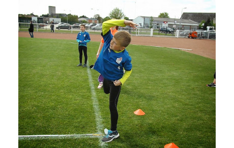 Poussinad'Eurélienne (finale des écoles d'athlé) à Chartres le samedi 24 mai. 