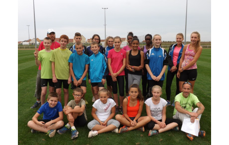 Le groupe des benjamins aux cadettes sur les entraînements