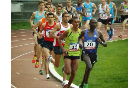 Au stade de SAINT MAUR DES FOSSES sur les France du 10 000M