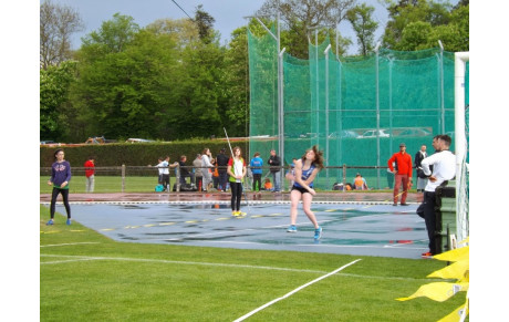 Marine a encore frappé, non lancé le javelot!!! plus loin