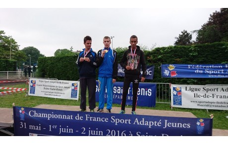 Gaël champion de France du 800M sur le France jeune de la FSA