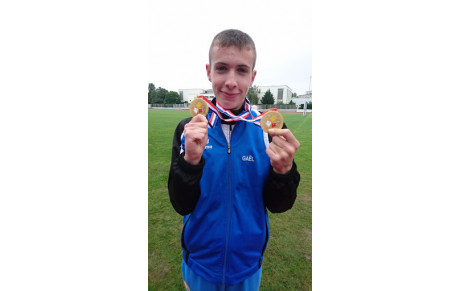 Gaël à le sourire avec deux titres de champion de France jeunes de la FSA