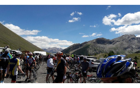 Le col de Vars avalé et l'IZOARD se présente