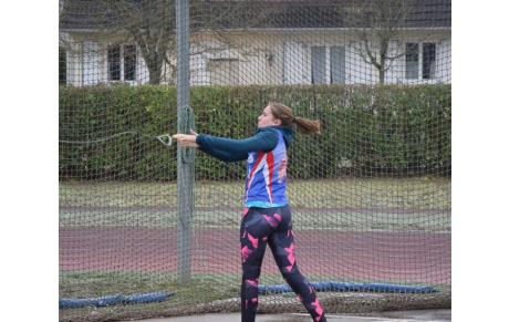 Annouck au marteau à Orléans 